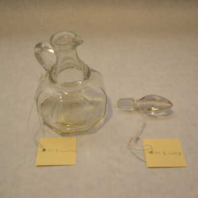 Oil bottle