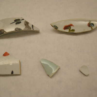 Porcelain fragments