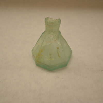 Perfume bottle