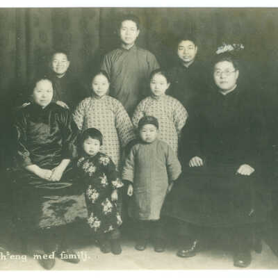 Postcard, Marcus Ch'eng med family