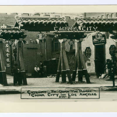 Postcard, Los Angeles, Gateway to Quan Yin Road, China City