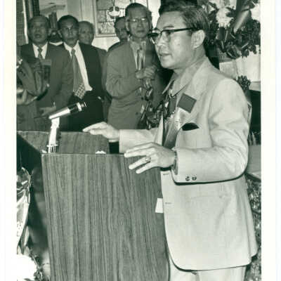 Photograph, Speaker