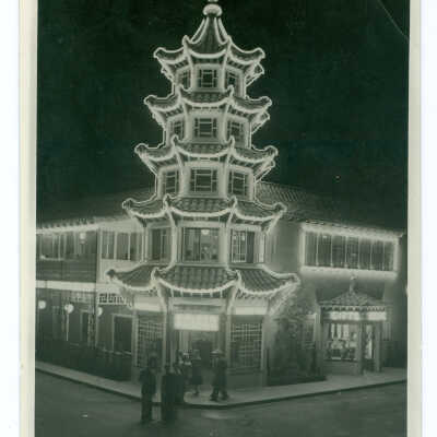 Postcard, Los Angeles, Golden Pagoda Cafe in New Chinatown On N. Broadway St. Los Angeles, California
