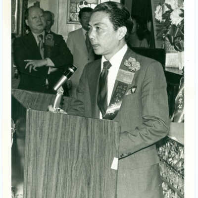Photograph, Speaker
