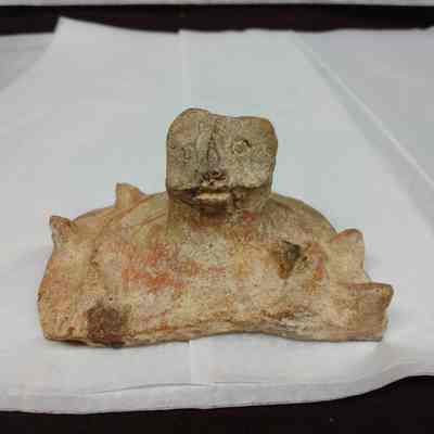 Pottery jar lid with animal head (square)