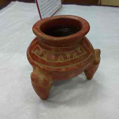 Tripod Rattle Pot