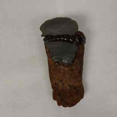 Chert scraper w/handle