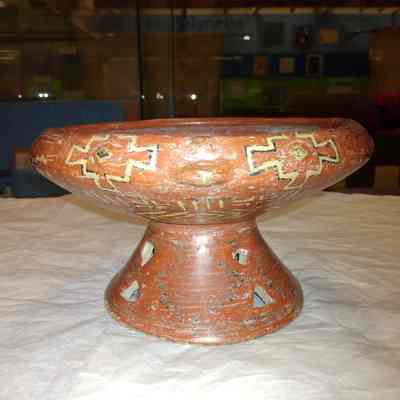 Effigy bowl