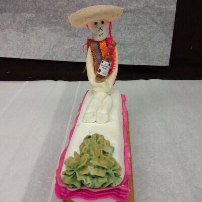 Sugar Skeleton in Coffin