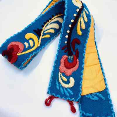 Surface embroidery; Matyó