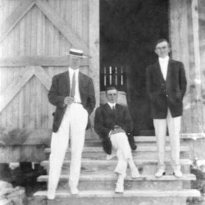 Men with the FEC railroad