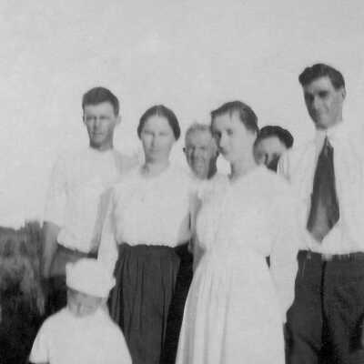 Albury Family Group Photo