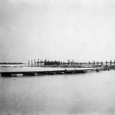 Flashboarding and Pontoon Line