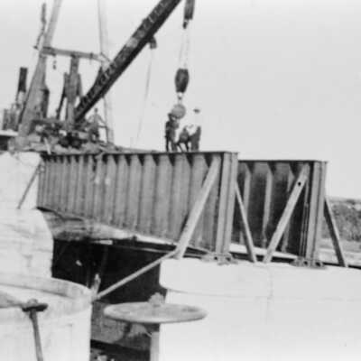 Seven Mile Placing Girders