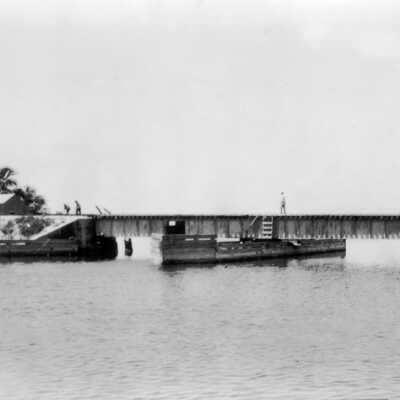 Swingbridge at Jewfish Creek