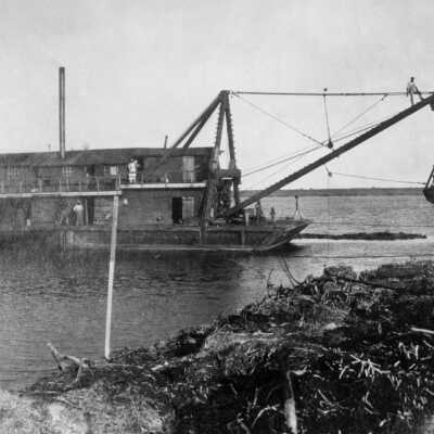 Dredges in Key Largo