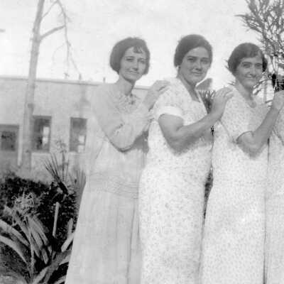 Albury sisters