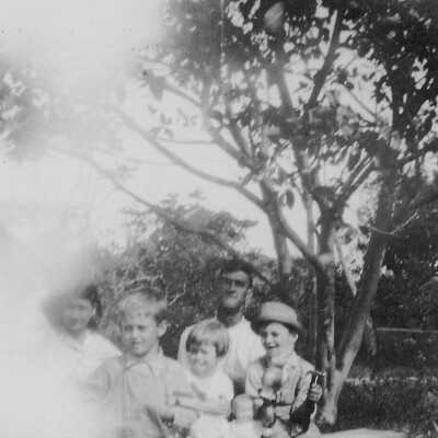 Capt Rodney with his children