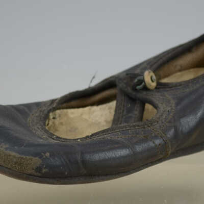 Shoe
