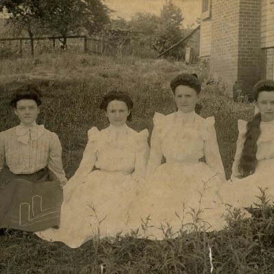 [Sisters Ada, Myrtle, Mada, Erma Snodgrass]