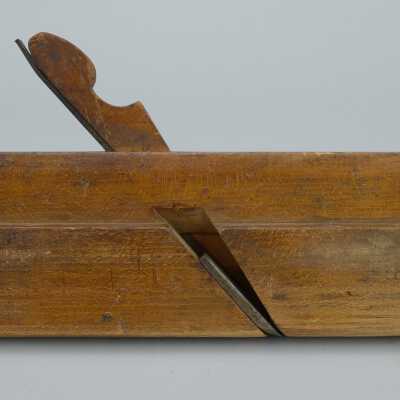 Plane, Molding