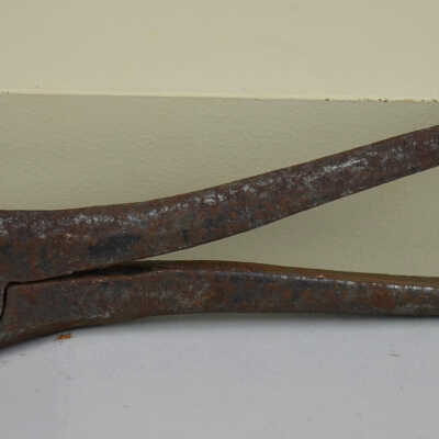 Pliers