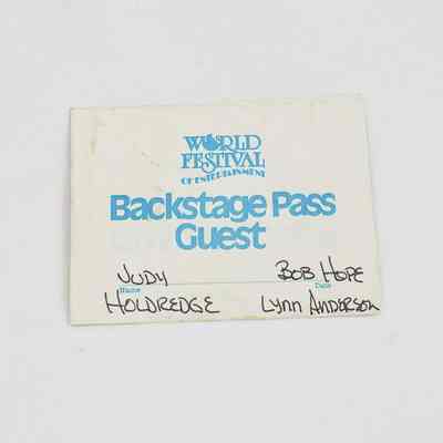 Pass, Backstage