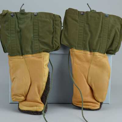Glove