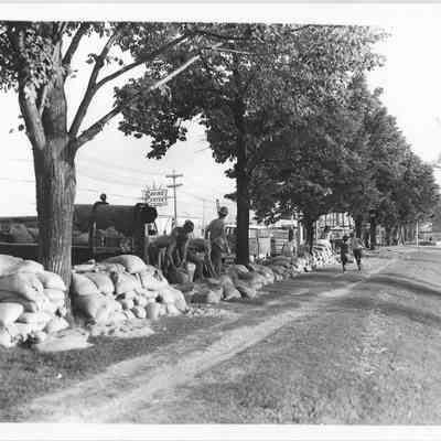 Men working on Sandbags in Idahofalls