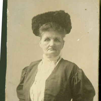 1910 Alice Green