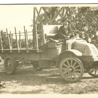 Bullnose Mack truck