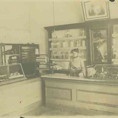Kyle Family - Capitola Bakery - Interior
