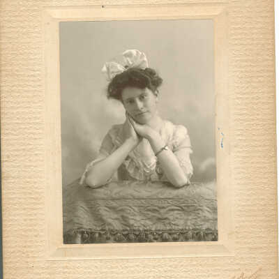 1903 Blabon, Claire