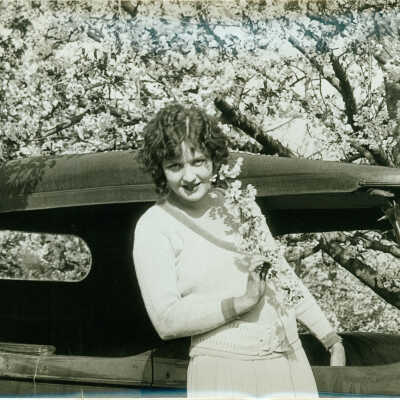 1920s Blossom time girl