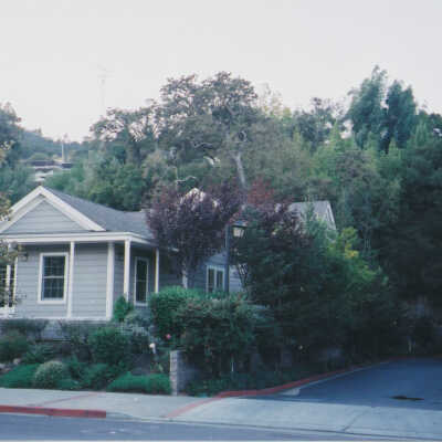 Toll House - 2004