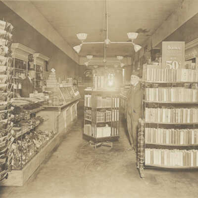 1910 Crall's bookstore