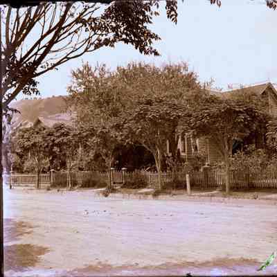 House - Unidentified