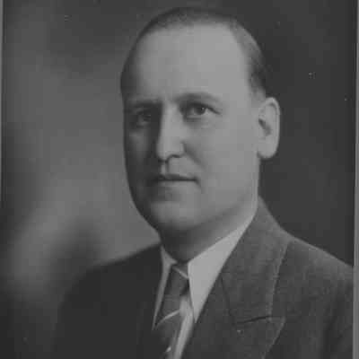 1928-1930 Archibald Holmes Bell