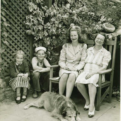 Chief with Spear children and their aunt and grandmother Behrens.