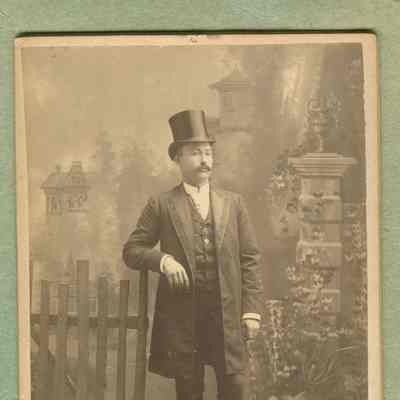 Zephyr Macabee in top hat portrait
