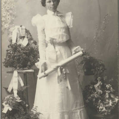 Cooke, Adah - graduation portrait