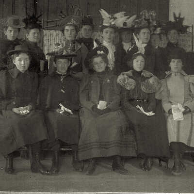 Cooke, Bessie Mae and Dora Bell