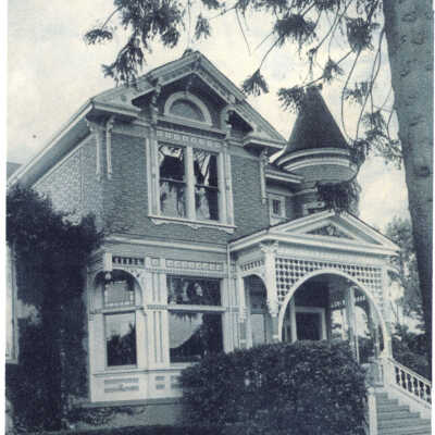 Santa Cruz Avenue 115 North