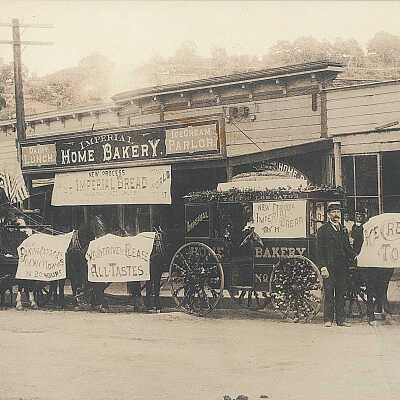 1900 Imperial Home Bakery and float