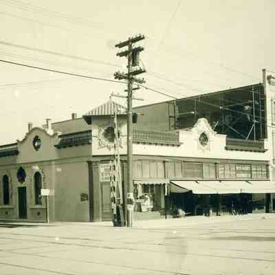 1916 Railroad Avenue (Montebello Way)