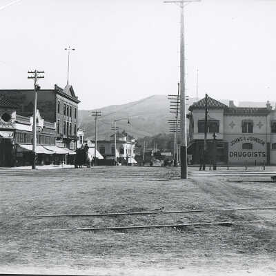 1904 Santa Cruz Avenue and Main Street