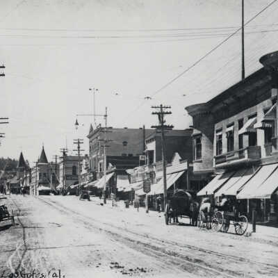 1905 Main Street looking west