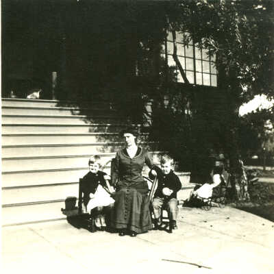 Mary and Bill Balch with Genevieve Cosgrave closeup