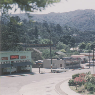 East Main Street View toward Town Hall