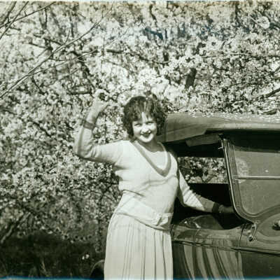 1920s Springtime blossoms